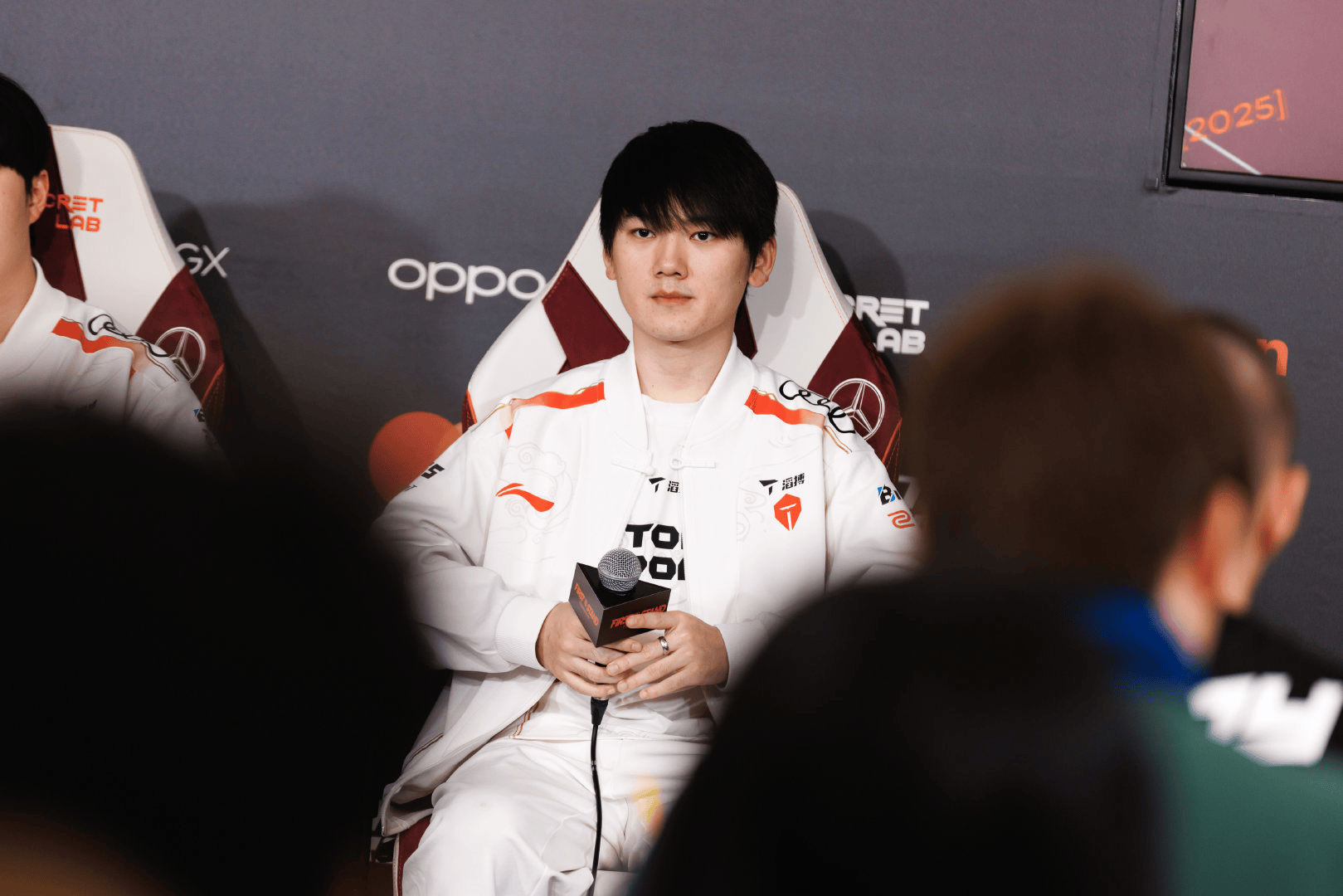 爱游戏官网JackeyLove回归赛场，回归赛场首场状态亮眼，G2观众沸腾！的简单介绍