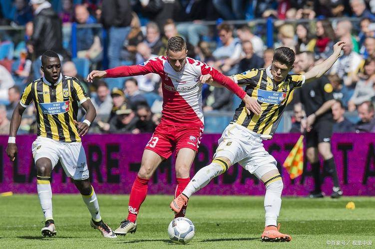 爱游戏体育包含清晨荷甲焦点战，埃因霍温单刀错失，态度坚定，控场能力受关注的词条